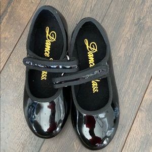 Girls black tap shoes size 8